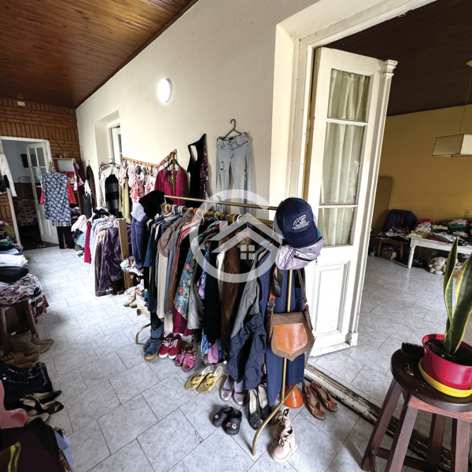 Oportunidad! Casa 5 ambientes con parque apta credito! 
