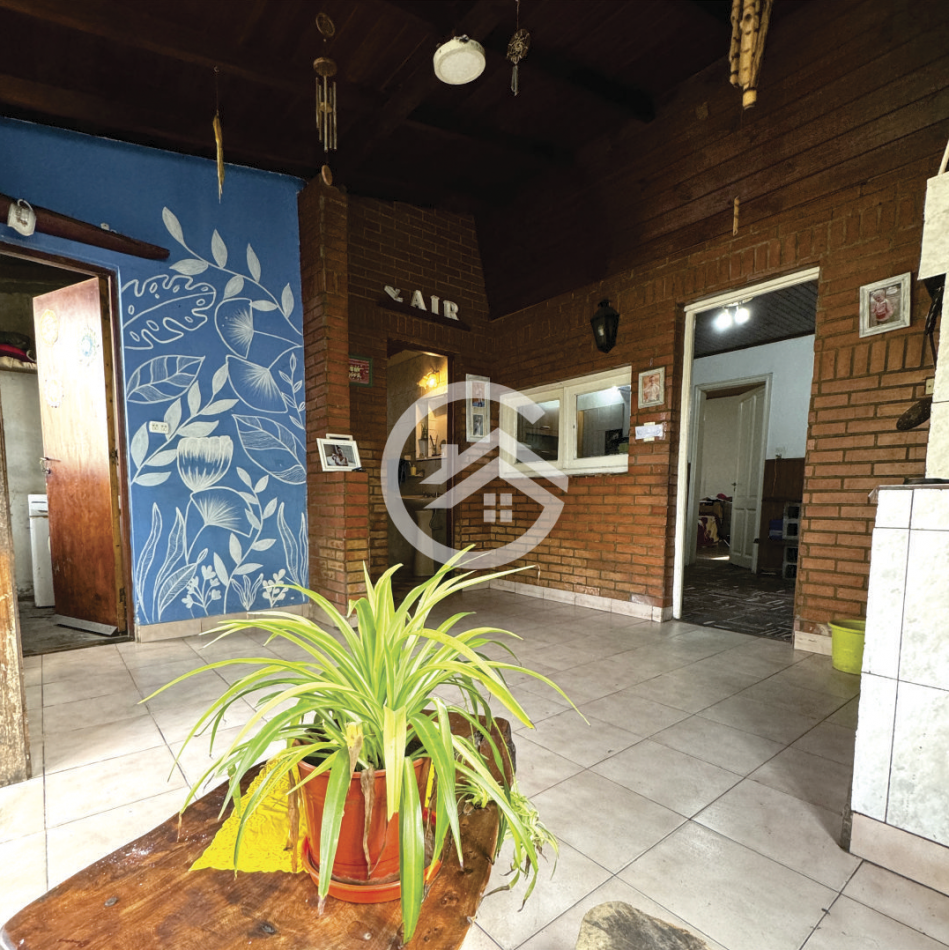 Oportunidad! Casa 5 ambientes con parque apta credito! 