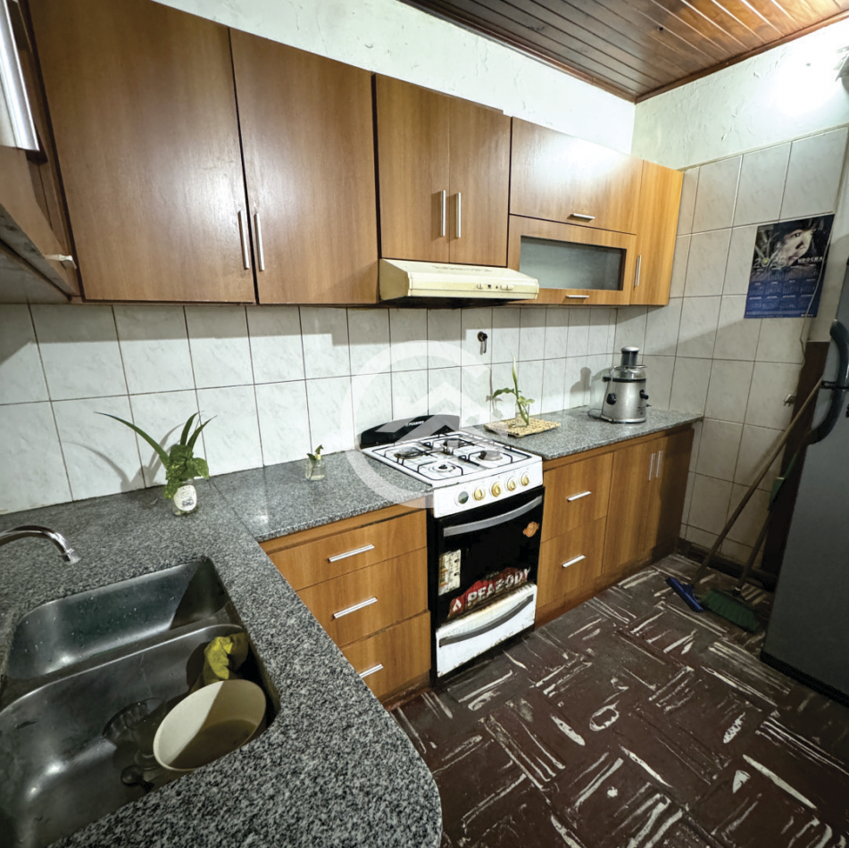 Oportunidad! Casa 5 ambientes con parque apta credito! 