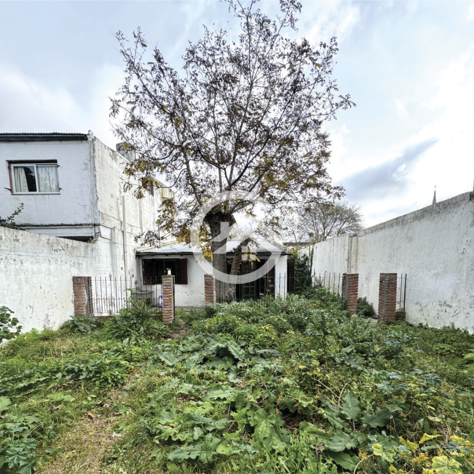 Oportunidad! Casa 5 ambientes con parque apta credito! 