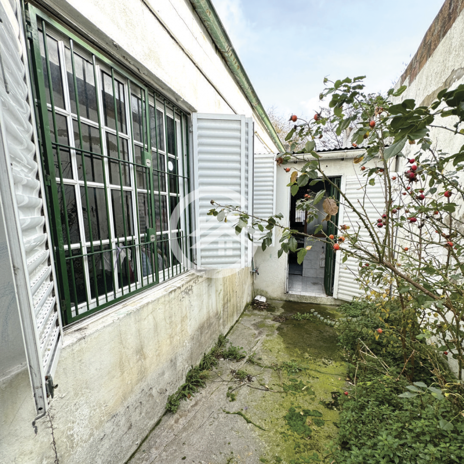 Oportunidad! Casa 5 ambientes con parque apta credito! 