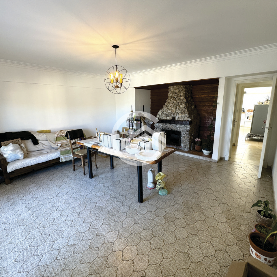 Chalet 4 ambientes en planta alta con garaje, quincho y gran terraza! 