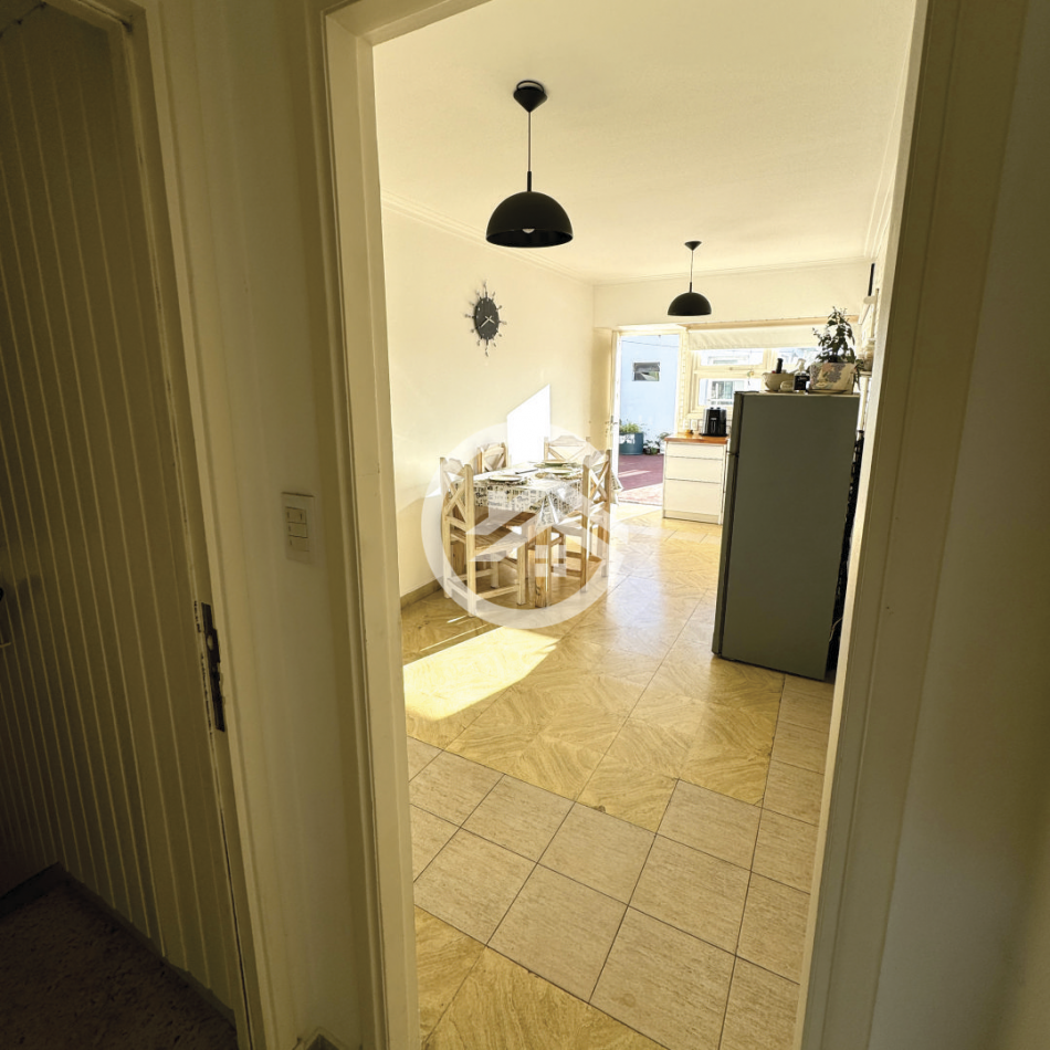 Chalet 4 ambientes en planta alta con garaje, quincho y gran terraza! 