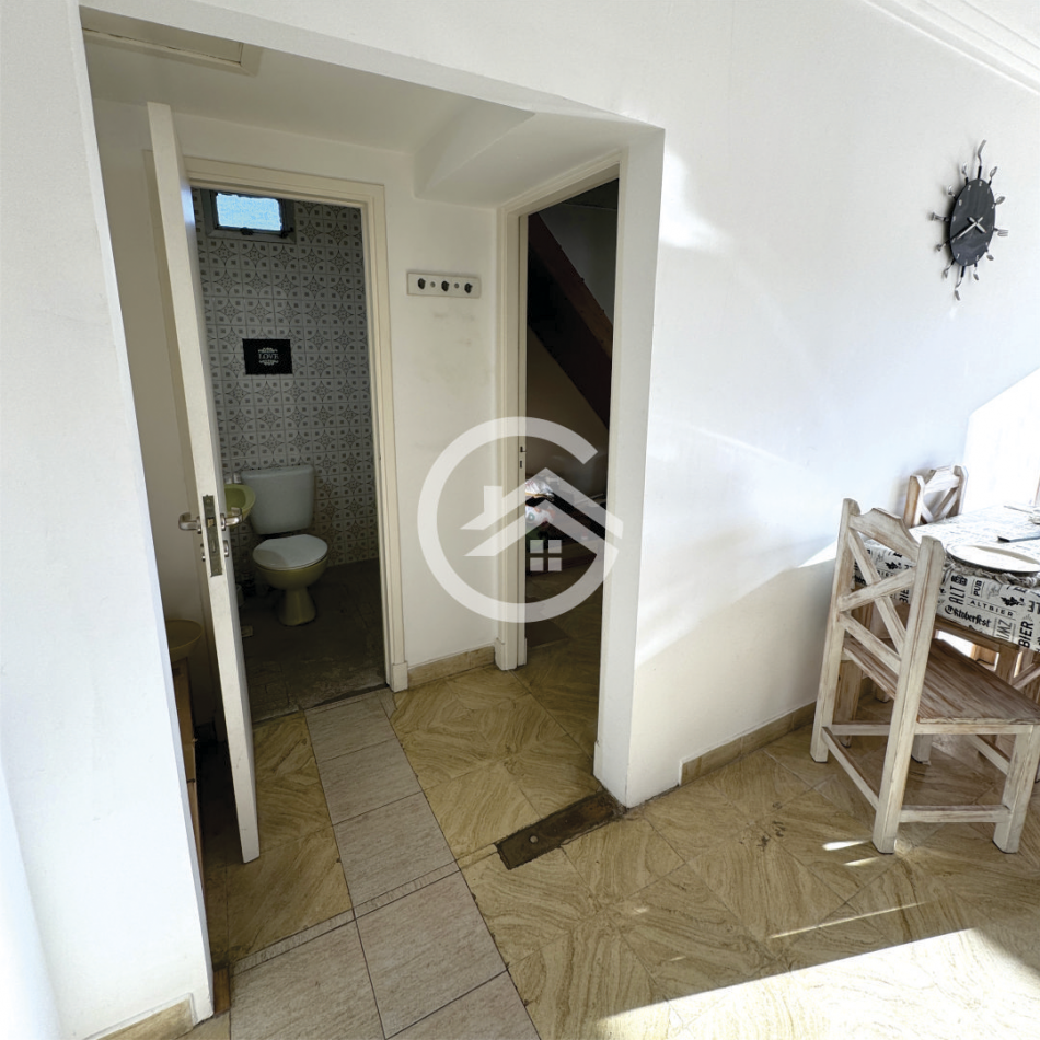 Chalet 4 ambientes en planta alta con garaje, quincho y gran terraza! 