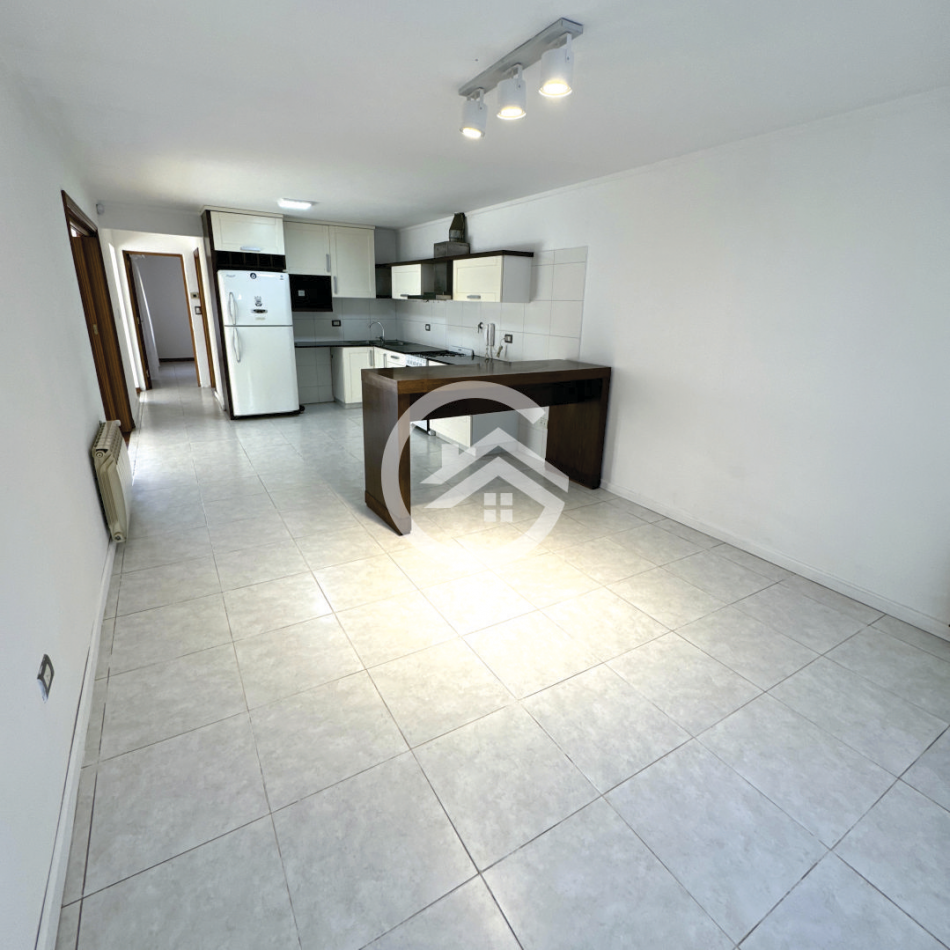 Chalet 5 ambientes con gran parque 