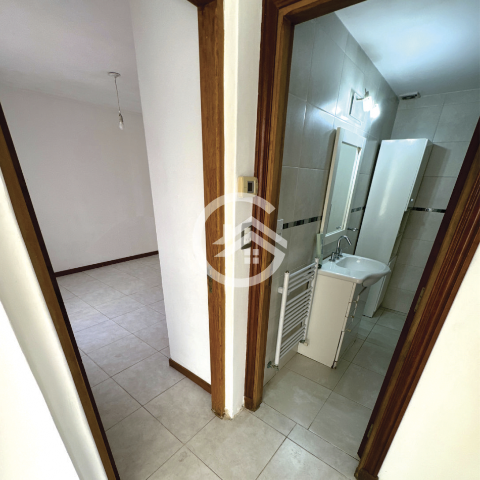 Chalet 5 ambientes con gran parque 