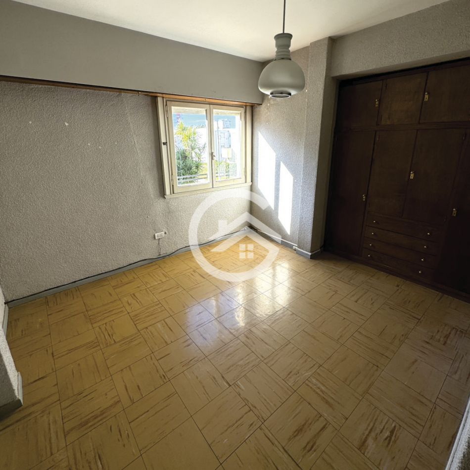 DEPARTAMENTO 4 AMBIENTES CON COCHERA 