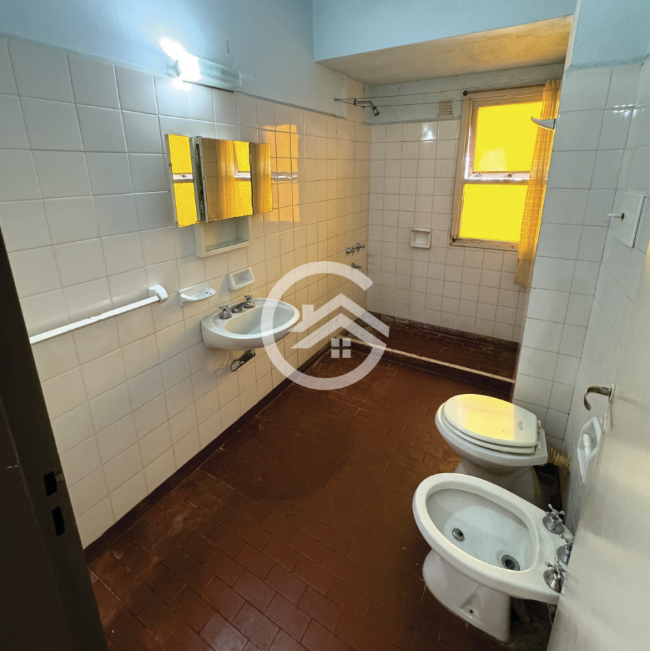 DEPARTAMENTO 4 AMBIENTES CON COCHERA 