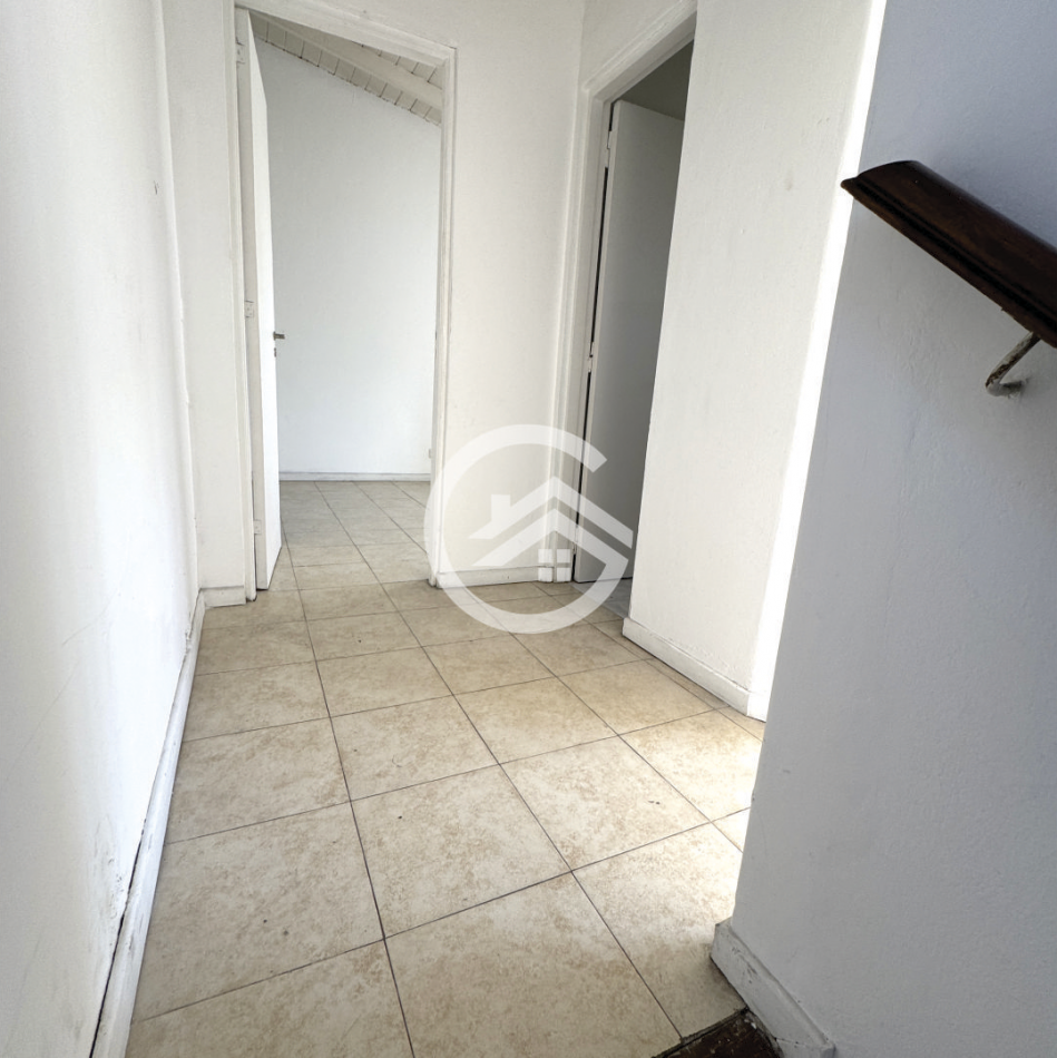 PH 3 AMBIENTES SIN EXPENSAS Y CON ENTRADA PARA VEHICULO