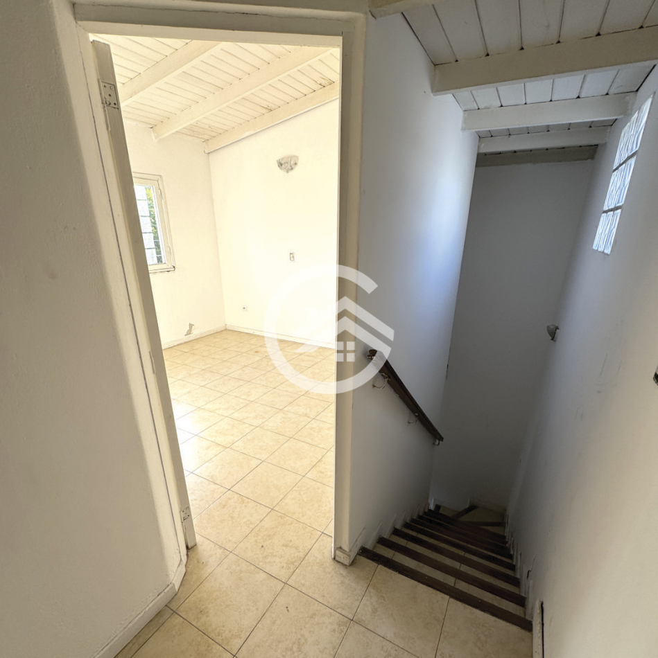 PH 3 AMBIENTES SIN EXPENSAS Y CON ENTRADA PARA VEHICULO