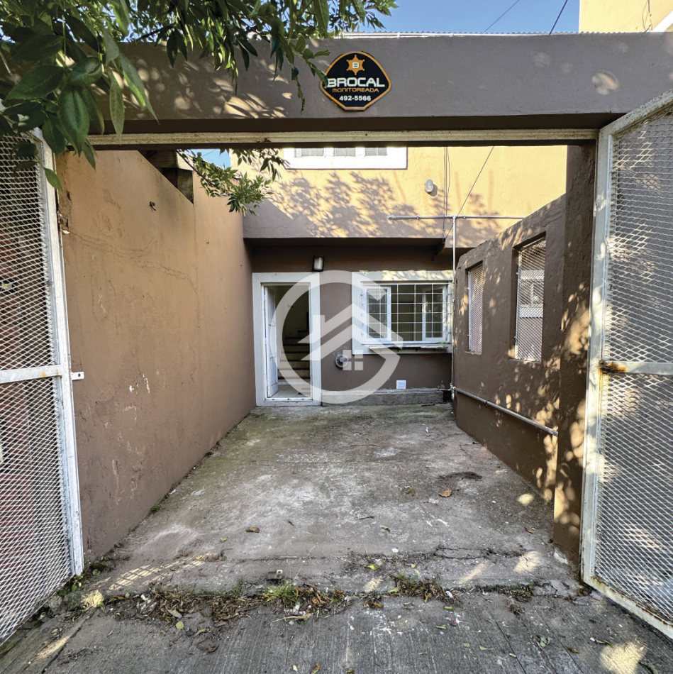 PH 3 AMBIENTES SIN EXPENSAS Y CON ENTRADA PARA VEHICULO