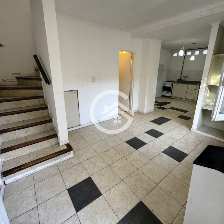 PH 3 AMBIENTES SIN EXPENSAS Y CON ENTRADA PARA VEHICULO