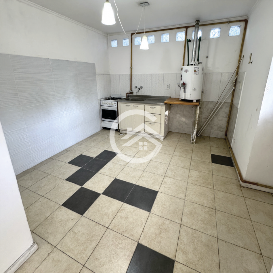 PH 3 AMBIENTES SIN EXPENSAS Y CON ENTRADA PARA VEHICULO