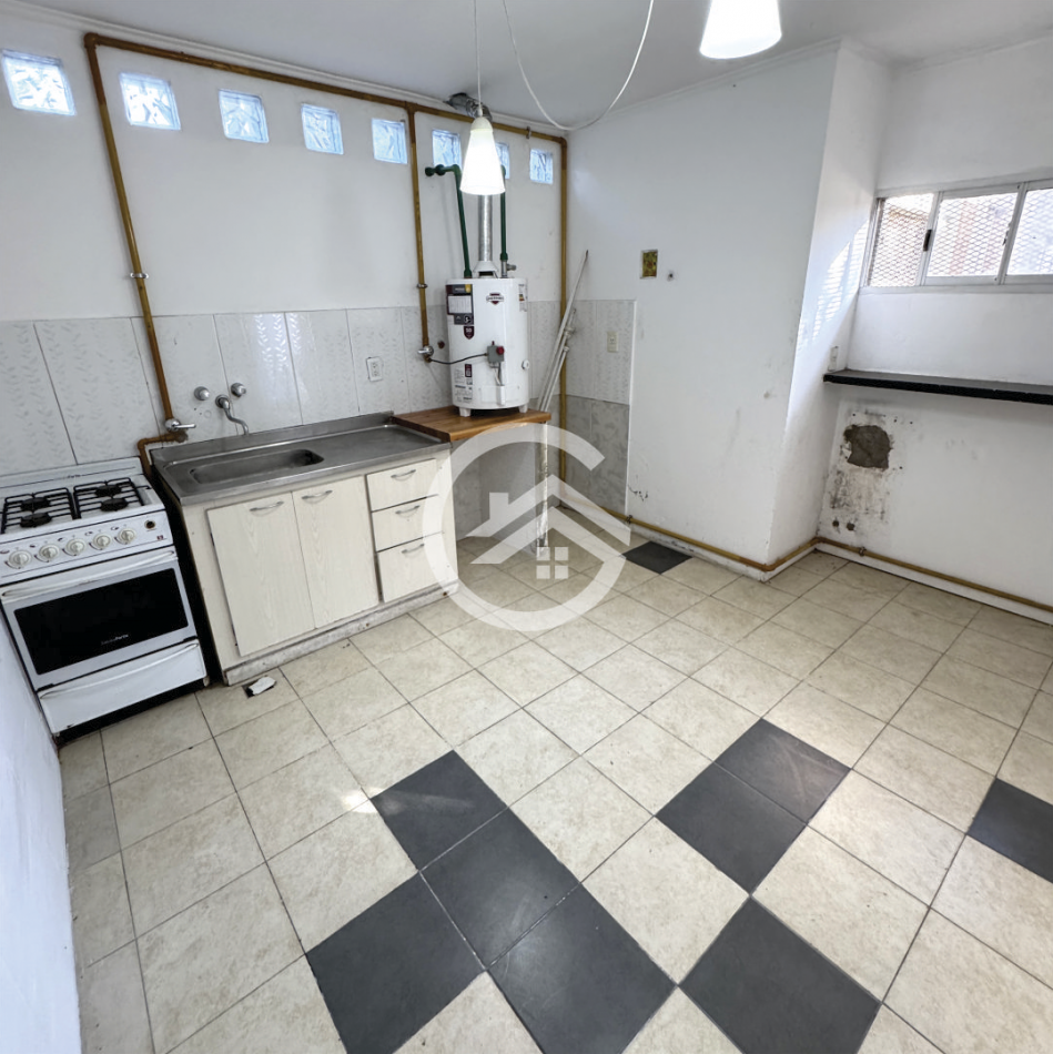 PH 3 AMBIENTES SIN EXPENSAS Y CON ENTRADA PARA VEHICULO