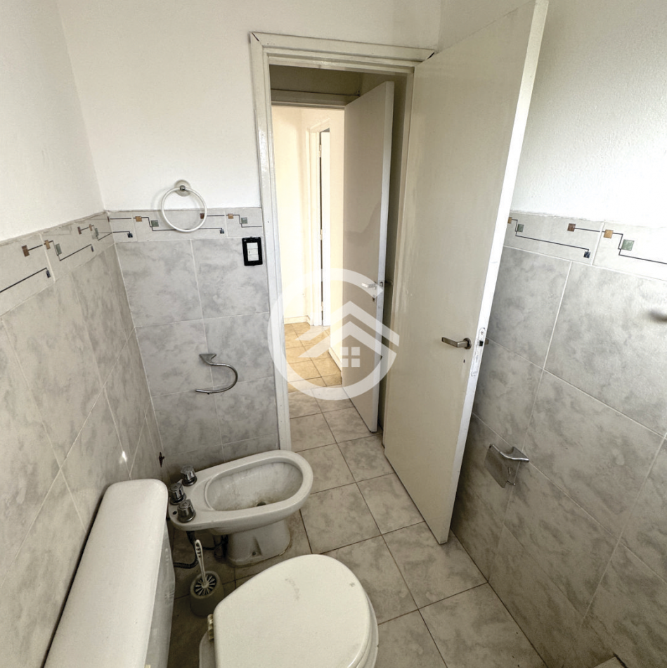 PH 3 AMBIENTES SIN EXPENSAS Y CON ENTRADA PARA VEHICULO