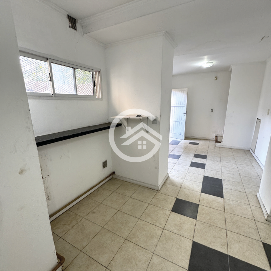 PH 3 AMBIENTES SIN EXPENSAS Y CON ENTRADA PARA VEHICULO