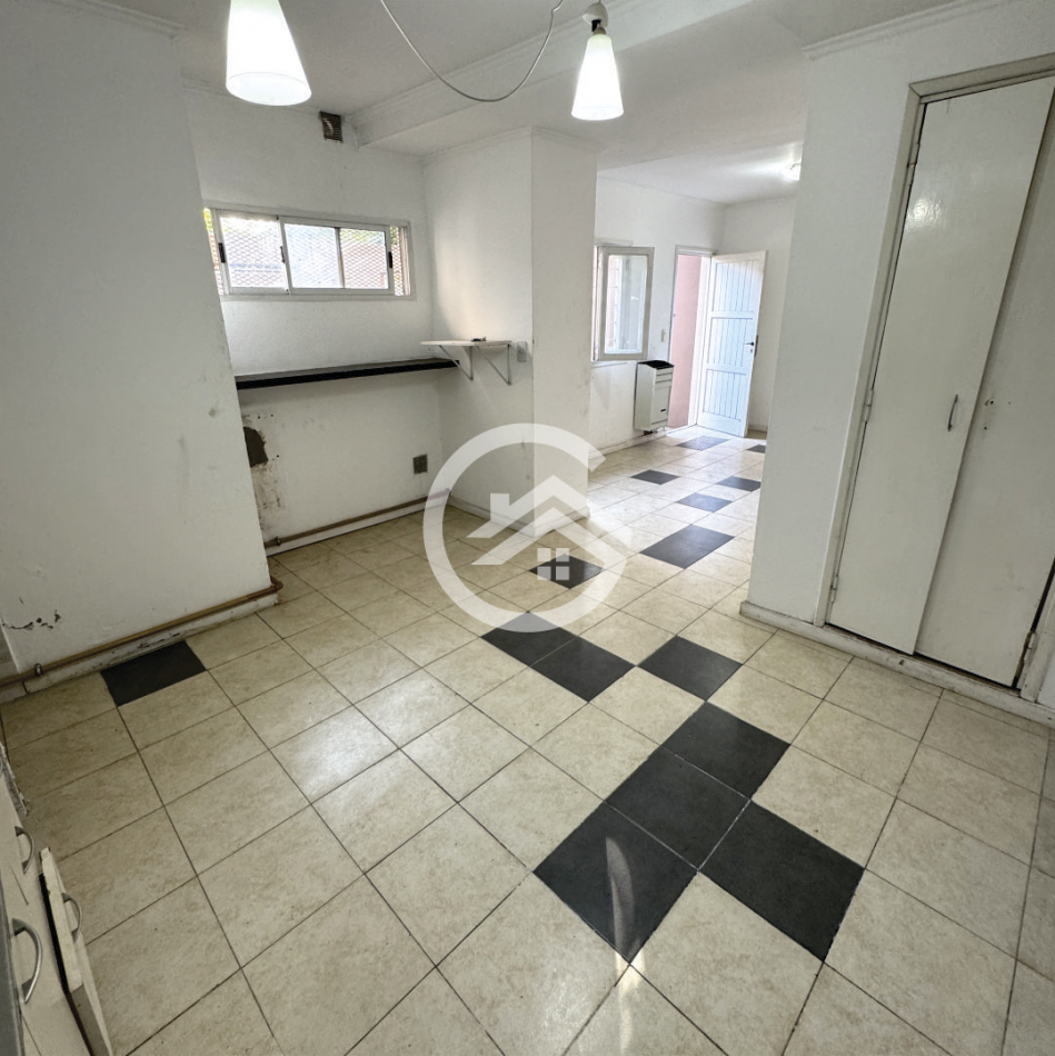 PH 3 AMBIENTES SIN EXPENSAS Y CON ENTRADA PARA VEHICULO