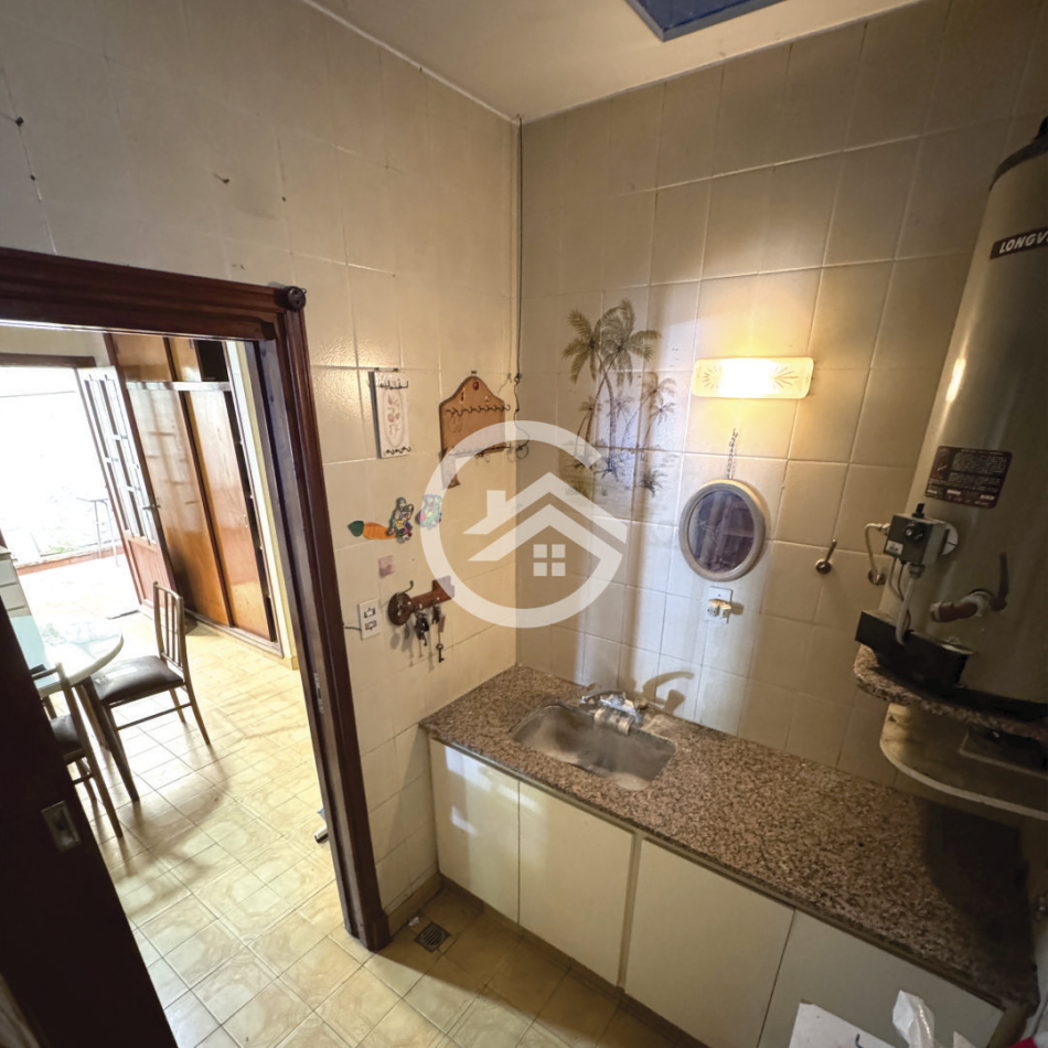 Casa 3 Ambientes con cochera y quincho. 