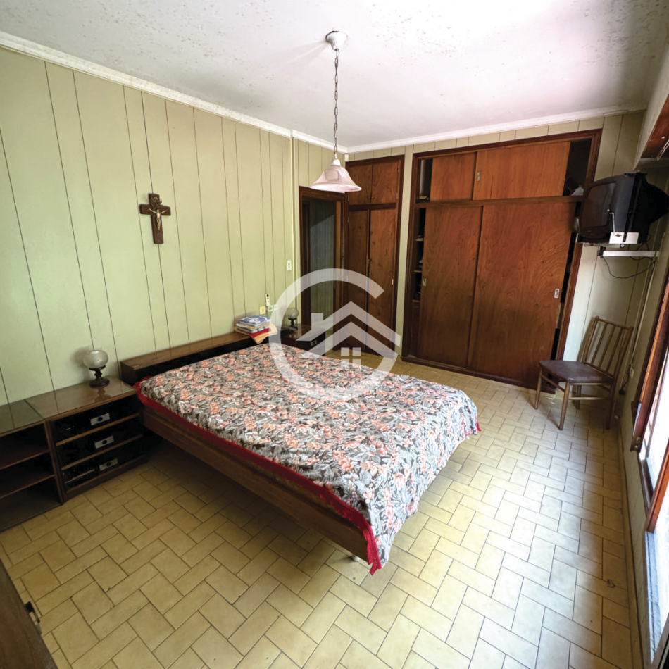 Casa 3 Ambientes con cochera y quincho. 