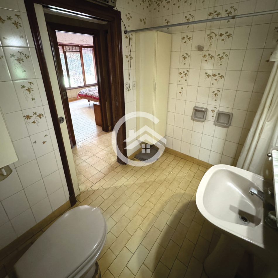 Casa 3 Ambientes con cochera y quincho. 