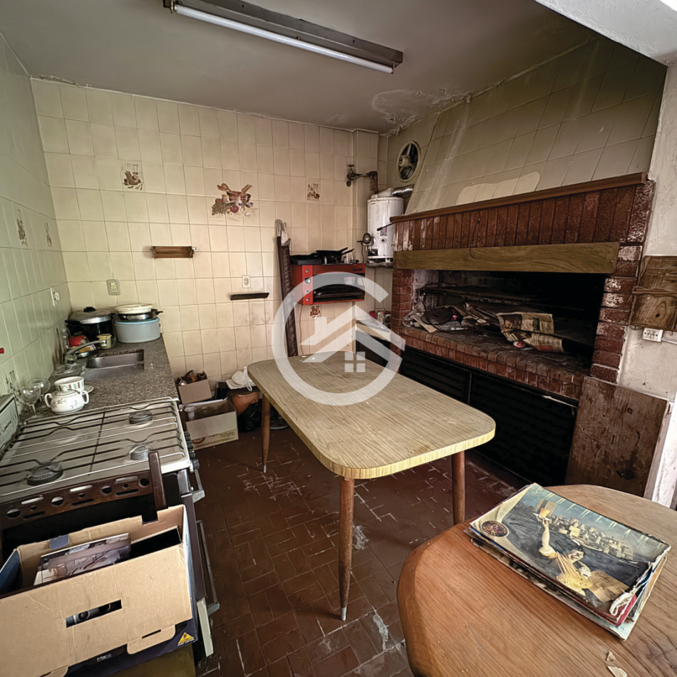 Casa 3 Ambientes con cochera y quincho. 