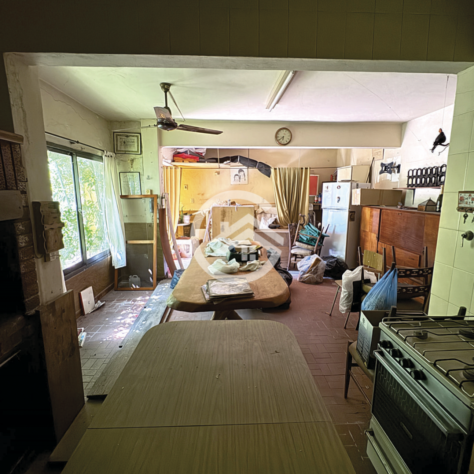 Casa 3 Ambientes con cochera y quincho. 