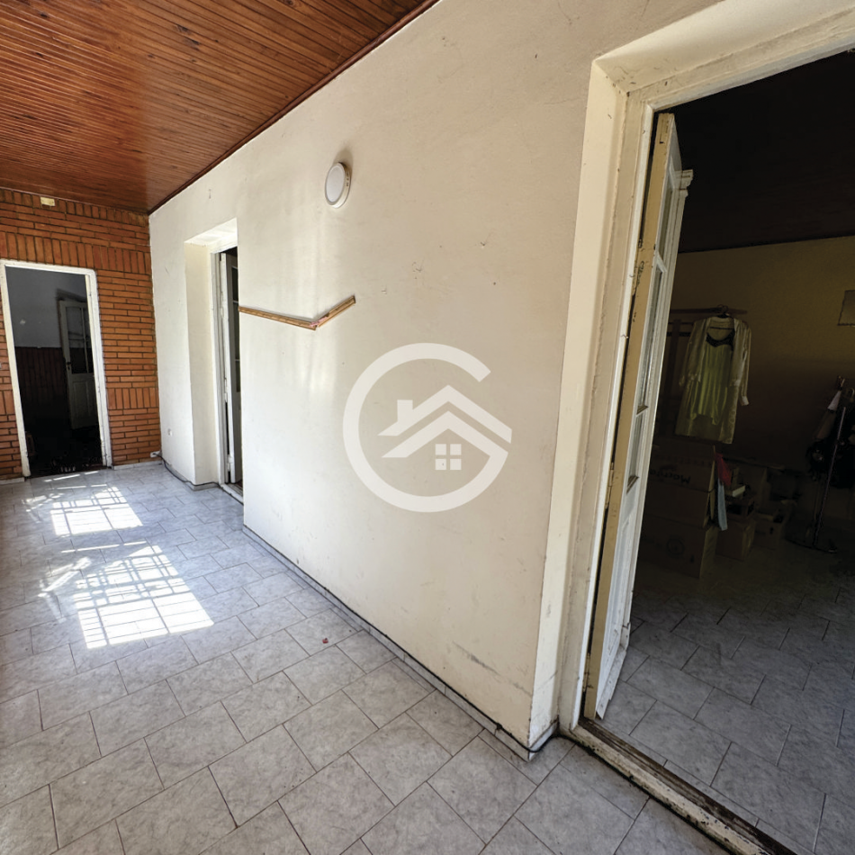 Oportunidad! Casa 5 ambientes con parque.