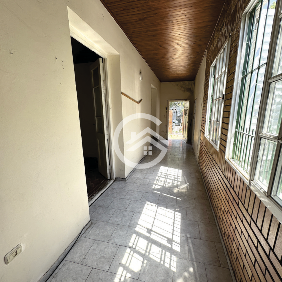 Oportunidad! Casa 5 ambientes con parque.